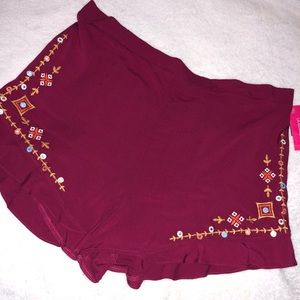 Maroon ruffle shorts
